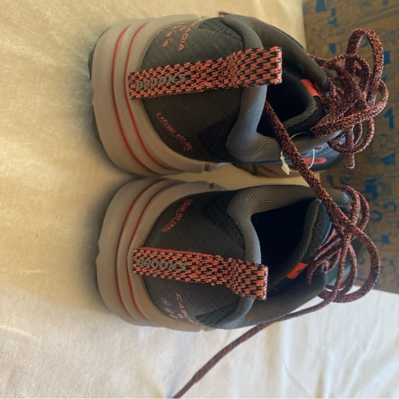 brooks cascadia 16 Trail shoes - Picture 4 of 5